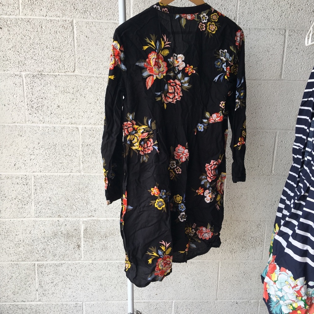 Old Navy Floral Dress. Size S. - Picture 3 of 3